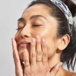 Pai Skincare The Impossible Glow Hyaluronic Acid And Sea Kelp - Rose Gold 10ml -Estee Lauder Sales Store 13664515 2064946406130497