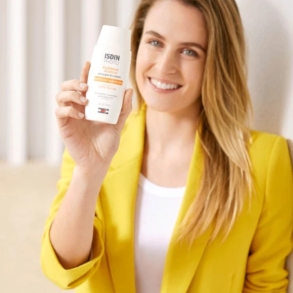 ISDIN Eryfotona Actinica Daily Lightweight Mineral SPF 50+ Sunscreen 3.4 Oz 5 ISDIN Eryfotona Actinica Daily Lightweight Mineral SPF 50+ Sunscreen 3.4 Oz - Image 5