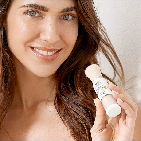 ISDIN ISDINCEUTICS Mineral Brush 100% Mineral Powder Matte Finish With Zinc Oxide 0.14 Oz 2 ISDIN ISDINCEUTICS Mineral Brush 100% Mineral Powder Matte Finish With Zinc Oxide 0.14 Oz - Image 2