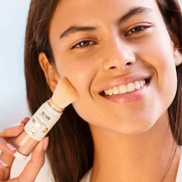 ISDIN ISDINCEUTICS Mineral Brush 100% Mineral Powder Matte Finish With Zinc Oxide 0.14 Oz 5 ISDIN ISDINCEUTICS Mineral Brush 100% Mineral Powder Matte Finish With Zinc Oxide 0.14 Oz - Image 5