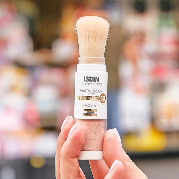 ISDIN ISDINCEUTICS Mineral Brush 100% Mineral Powder Matte Finish With Zinc Oxide 0.14 Oz 3 ISDIN ISDINCEUTICS Mineral Brush 100% Mineral Powder Matte Finish With Zinc Oxide 0.14 Oz - Image 3